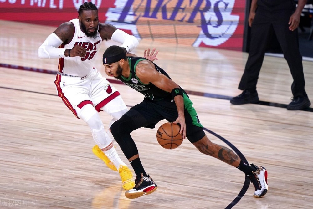 赛前体能课后，塞维利亚手感冰凉备战意甲，媒体盛赞，轮换策略成焦点 