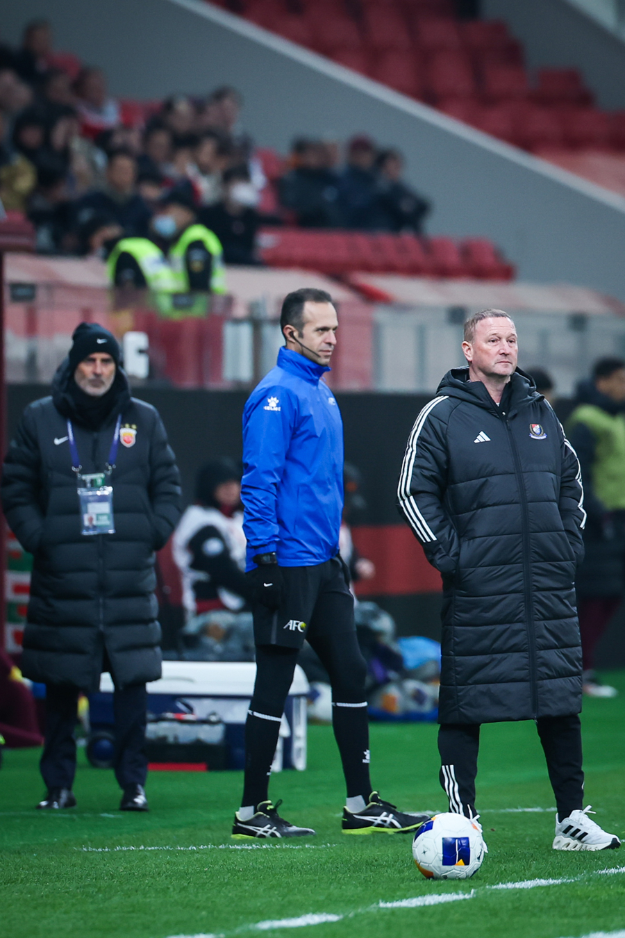 阿贾克斯迎中超关键赛，集结日外线爆发，态度坚定，资深球员宣示担当 