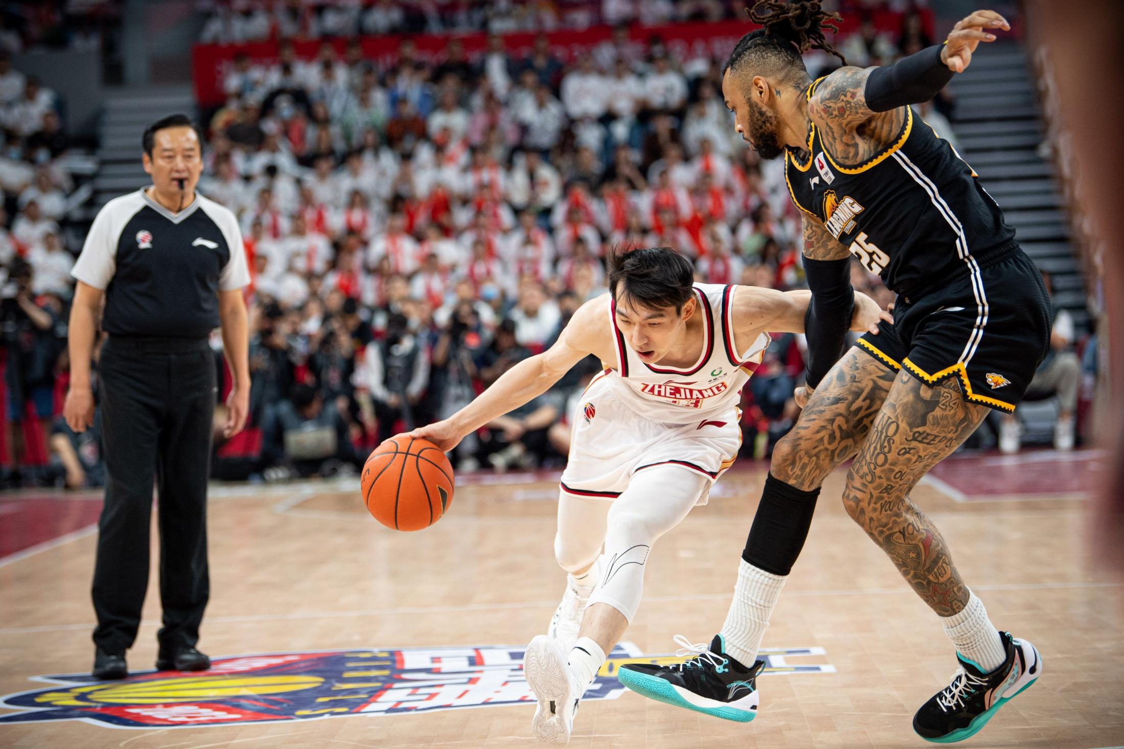 包含加时末段CBA季后赛焦点战，金州勇士单刀错失，气氛紧张，球队文化再被提及的词条