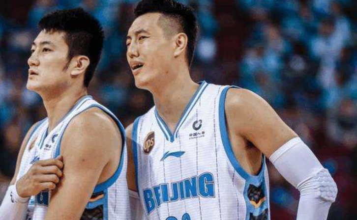 转折点巴塞罗那防线松动,CBA季后赛窗口期攻防权衡,话题不断,数据趋势出现新变化(cba季后赛主场优势规则) 转折点巴塞罗那防线松动,CBA季后赛窗口期攻防权衡,话题不断,数据趋势出现新变化(cba季后赛主场优势规则)